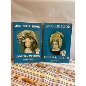 Hard to find‎ set of blue book dolls & values  4th & 5th editions